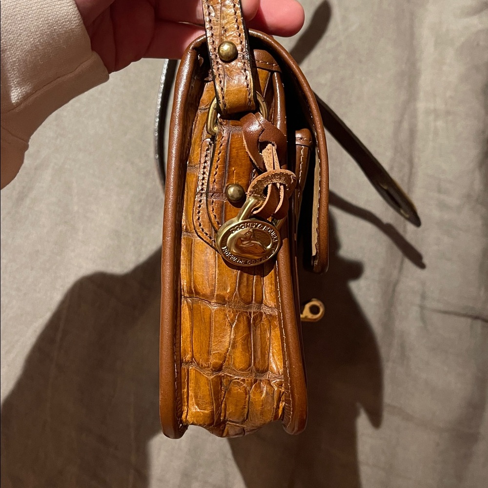 Vintage Dooney and Bourke Brown Crocodile Embossed Leather Bag - Picture 5 of 6